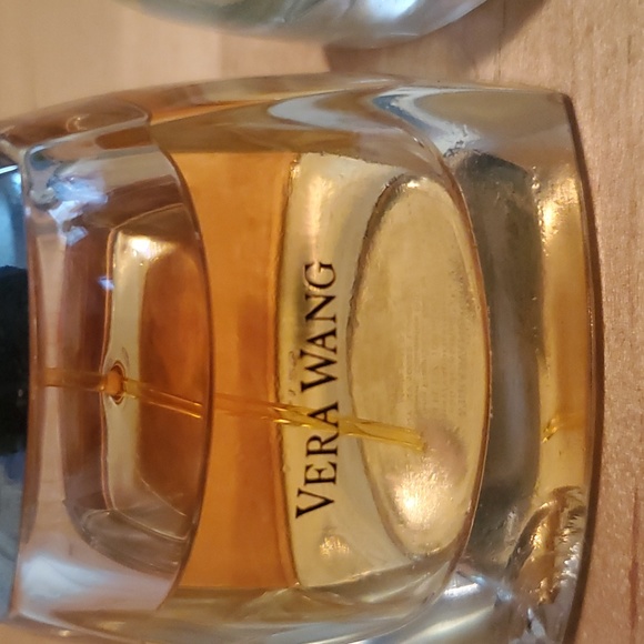 Vera wang eau de parfum 3.4 and Bouquet 1.7 Oz - Picture 3 of 7